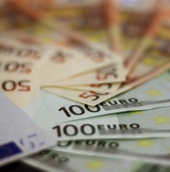 Geld besparen als uitdaging zien
