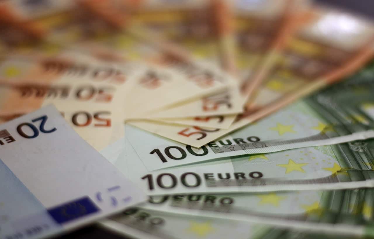 Geld besparen als uitdaging zien